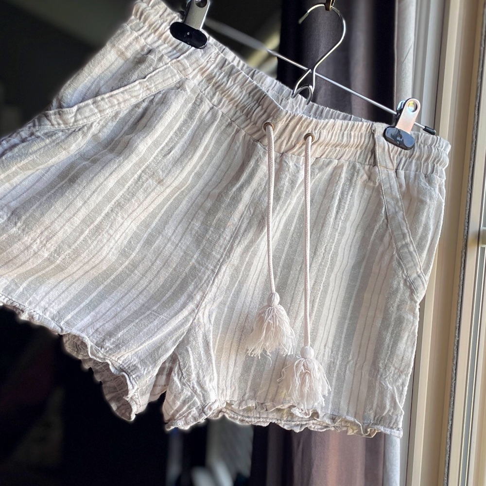 🆕 SO Boho Ruffle Beach Shorts NWOT
